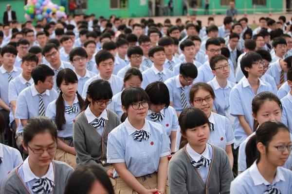 中學(xué)生學(xué)校校服定做案例